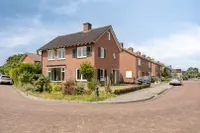 Prins Bernhardlaan 18, Enter