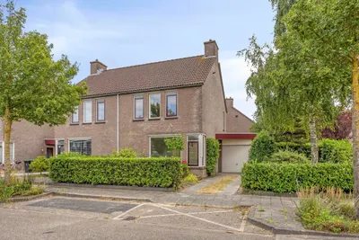 Huis Martinus Nijhofflaan, Kloetinge