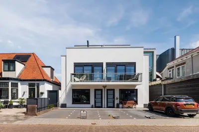 Van Aostastraat 1 b, 1851JB, Heiloo, Noord-Holland