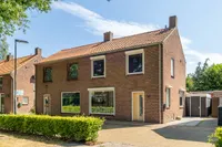 Spoorstraat 37, Dorst