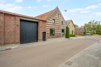 Dorpstraat 42, Buchten