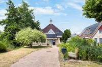 Almasingel 1, Minnertsga