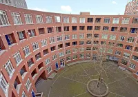 Clioplein, Den Haag