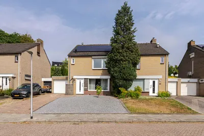 Dr. Albert Schweitzerstraat 40, 6431VG, Hoensbroek, Limburg