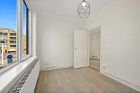 Tienhovenselaan 4, Den Haag