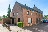 Raadhuisstraat 13, Oirsbeek