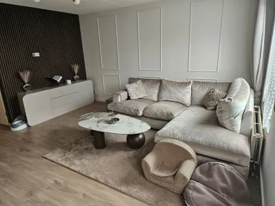 Paradijslaan , 2405CC, Alphen aan den Rijn, Zuid-Holland