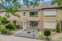 Emmastraat 80, Angeren