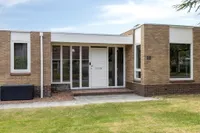 Zuster Kortestraat 25, Roodeschool