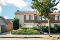 Monseigneur Van Hooydonkstraat 13, Rijen