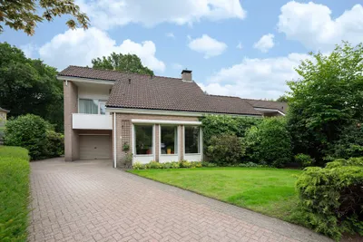 Mgr. Van Hooydonklaan 10, 4741DJ, Hoeven, Noord-Brabant