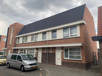 Pastoor van Leeuwenstraat , 5701JV, Helmond, Noord-Brabant