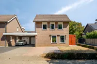 Pastoor Meullenersplein 2, Obbicht