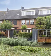 Kanaalmuur 3, Houten