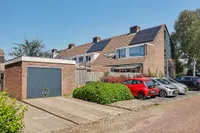 Lange Meet 16, Strijen