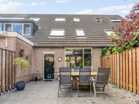 Damastbloem 30, Breukelen