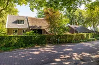 Bloemberg 34, Veeningen