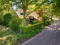 Bloemberg 34, Veeningen