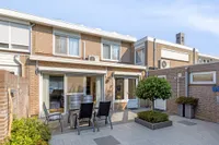 Keizer Ottostraat 9, Budel