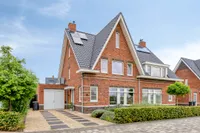 Obsidiaan 16, Deest