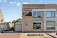 Pastoor J.A.M. van den Muijsenbergstraat 15, Hoofdplaat