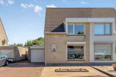 Pastoor J.A.M. van den Muijsenbergstraat 15, 4513AT, Hoofdplaat, Zeeland