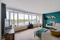 Apollovlinder 48, Sneek