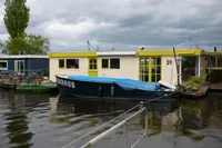Broekergouw, Amsterdam