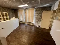 Stikker 24, Asten