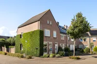 Everdonk 5, Raamsdonksveer