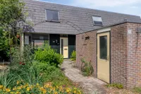 Ereprijs 55, Huizen