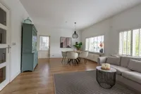 Rozenboomlaan 43, Voorburg