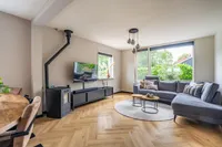 Essenlaan 8, Veelerveen