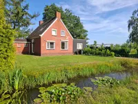 Kerklaan 3, Meedhuizen