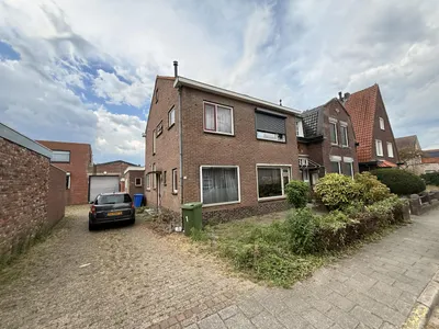 Wilhelminastraat 1, 4571JK, Axel, Zeeland