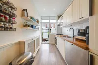 Rhododendronstraat 102, Den Haag