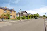 Maasbrachterweg 65, Linne