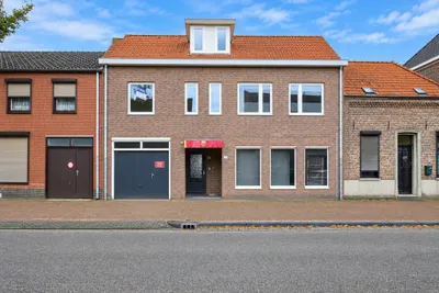 Bovenwoning Dorpstraat, Heythuysen