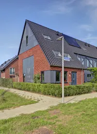 Zaagblad 11, Brummen