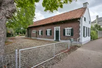Kirkesjteeg 1, Buchten