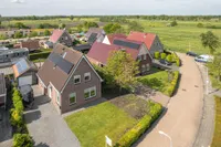 De Bodding 11, Frieschepalen