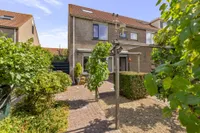 Henriëtte van der Meystraat 15, Heemskerk