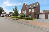 Dorperveldstraat 44, Velden