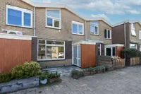 Dennenlaan 8, Leimuiden