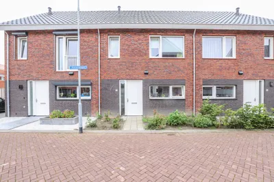 Eengezinswoning,Tussenwoning Banierstraat, 's-heer Arendskerke