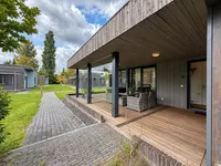 Vloodweg 7J10, Enter