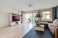 Faustlaan 66, Nieuw-Vennep