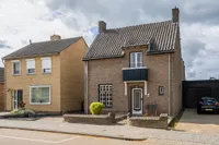Dorpstraat 86, Buchten