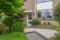 Van Limburg Stirumplantsoen 24, Zwijndrecht
