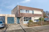 Prins Constantijnhof 9, Hoensbroek